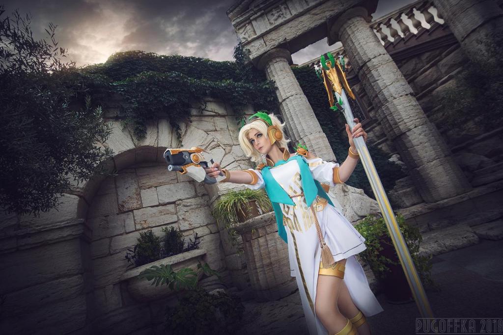 Overwatch - Mercy (Winged Victory) Cosplay - full body port.