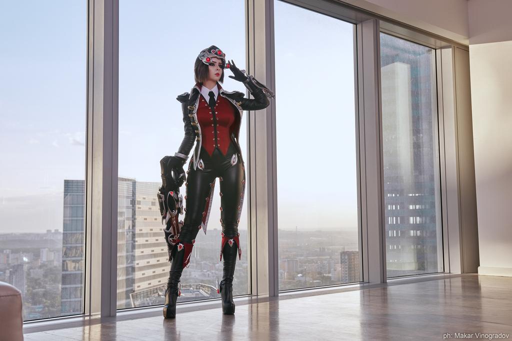 Overwatch - Widowmaker (Huntress) Cosplay - costume portrait