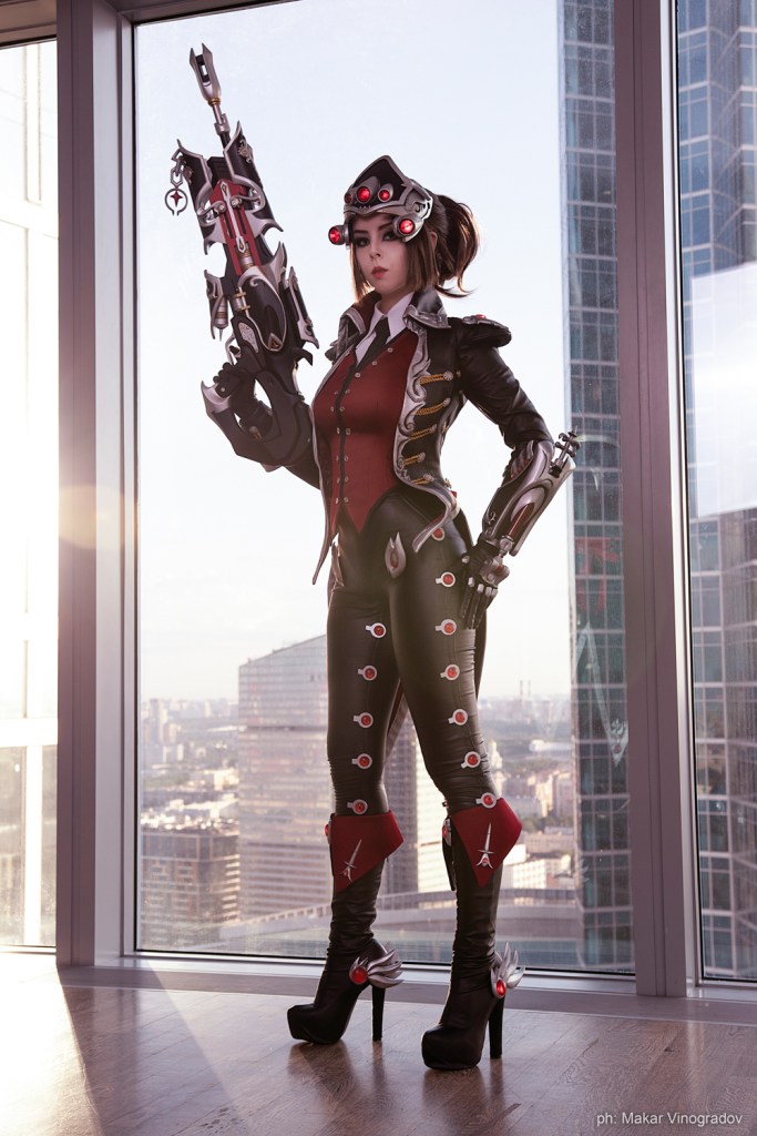 Overwatch - Widowmaker (Huntress) Cosplay - full length port.