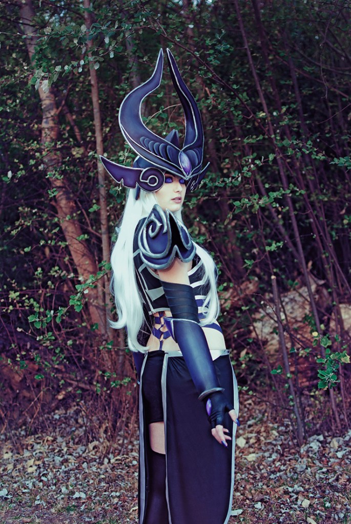 League of Legends - Syndra Cosplay - full body portrait