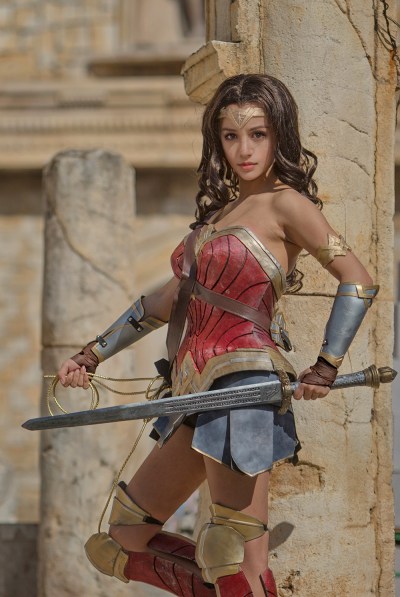 Wonder Woman - Diana Prince (Diana of Themyscira) (Wonder Woman) Cosplay