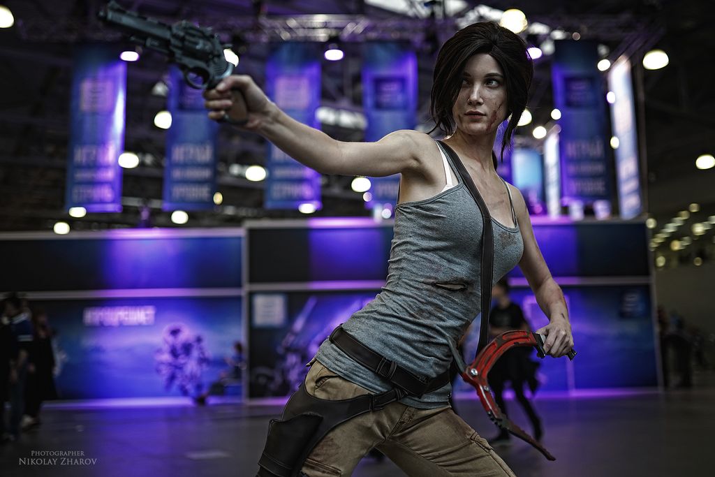 Tomb Raider - Lara Croft Cosplay - expressive character portrait