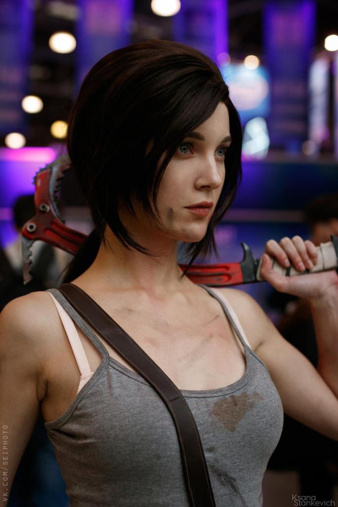 Tomb Raider - Lara Croft Cosplay - delicate character portrait