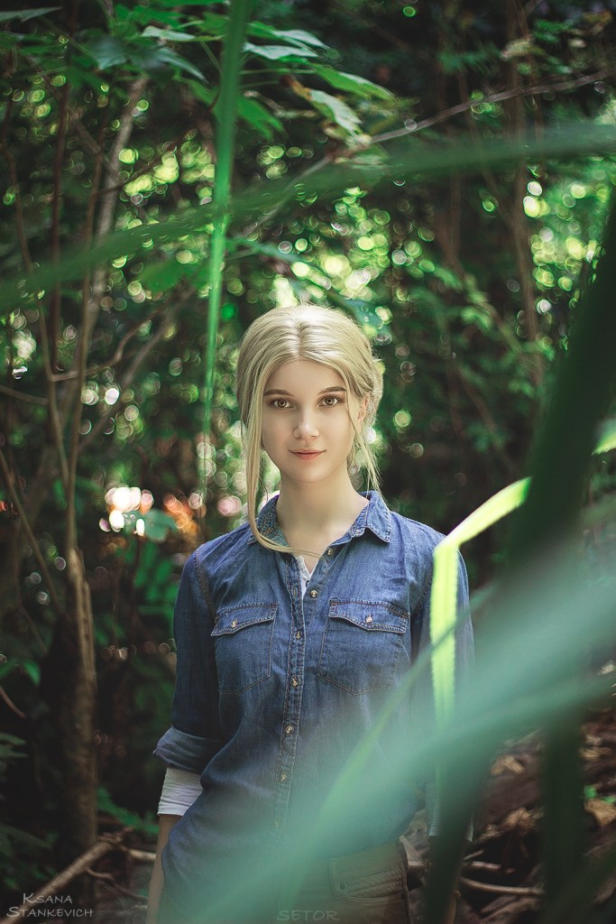 Uncharted 3 - Drakes Deception - Elena Fisher Cosplay - body photo Uncharted 3 - Drakes Deception - Elena Fisher Cosplay - body photo