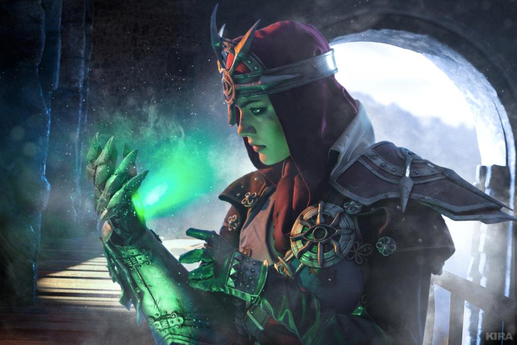 Dragon Age - Inquisition - Trevelyan Inquisitor (Female) Cosplay - costume show Dragon Age - Inquisition - Trevelyan Inquisitor (Female) Cosplay - costume show