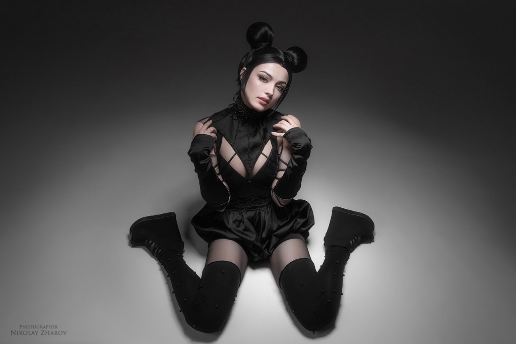 Doll Original Vision Cosplay - artistic framing portrait