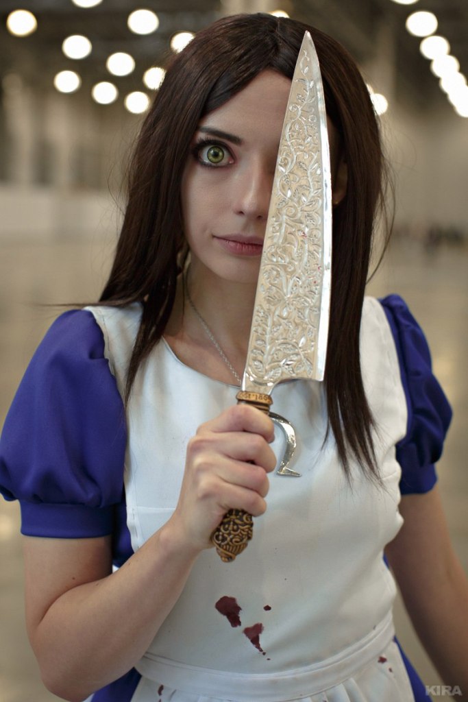 Alice - Madness Returns - Alice Cosplay - character costume portrait