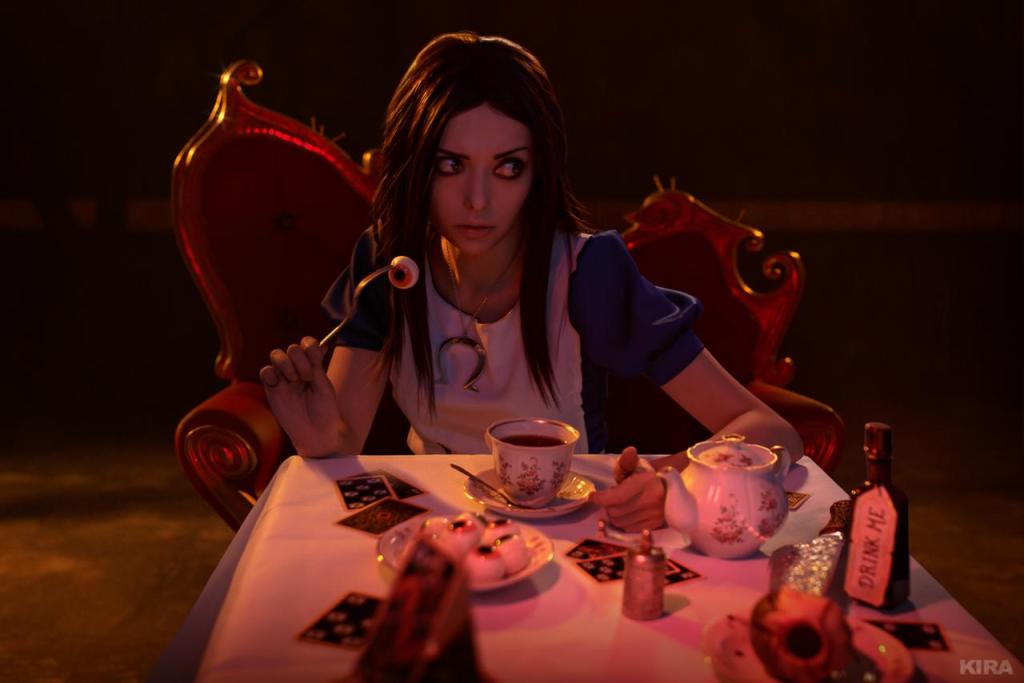 Alice - Madness Returns - Alice Cosplay - costume showcase portrait