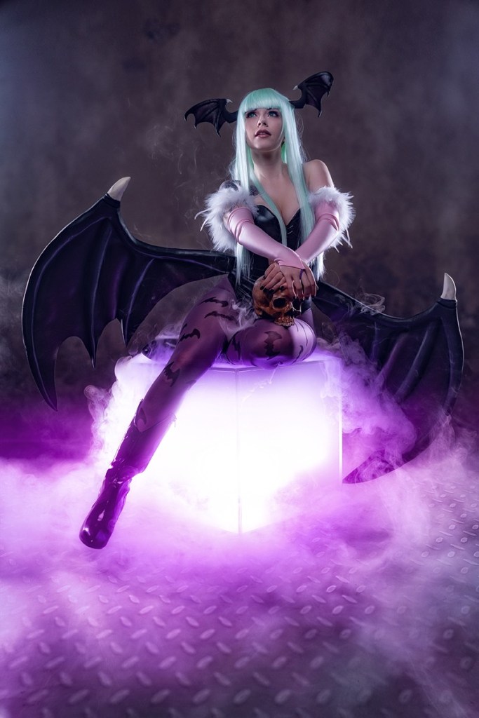 Darkstalkers - Resurrection - Morrigan Aensland Cosplay - body photo