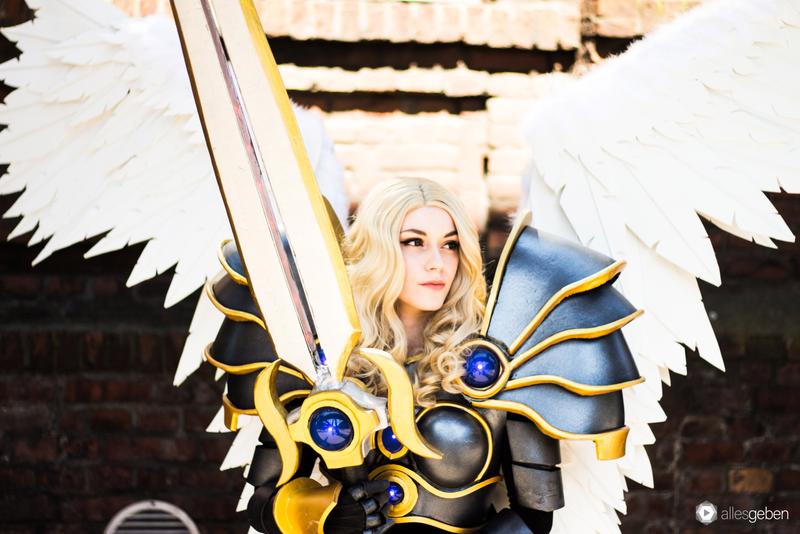 2020 04 04 league of legends e28093 kayle battleborn cosplay