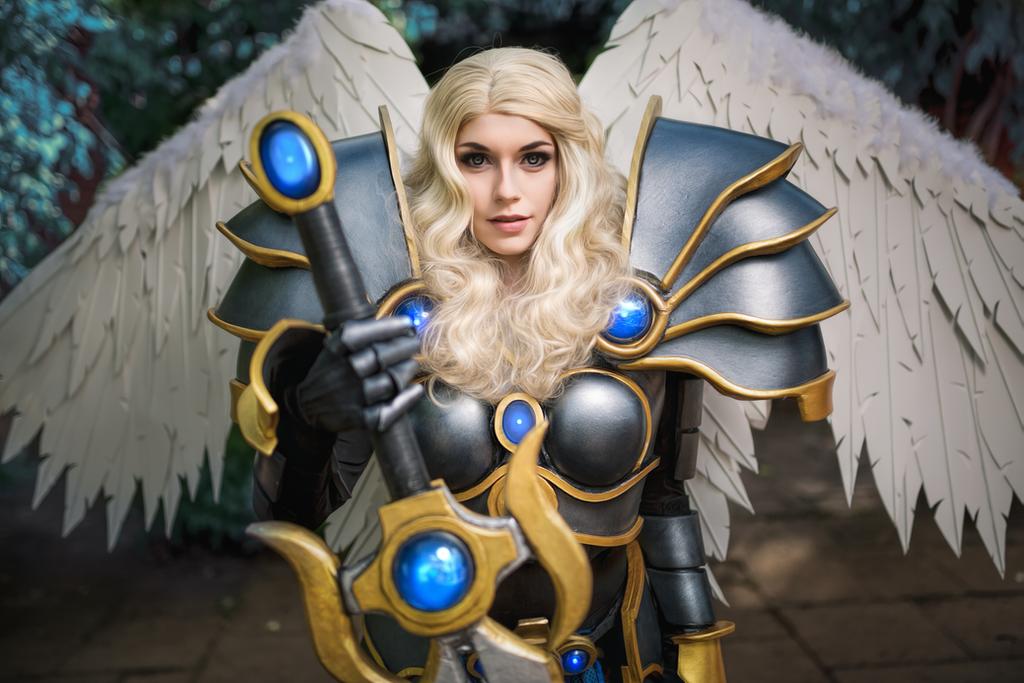 2020 04 04 league of legends e28093 kayle battleborn cosplay 4