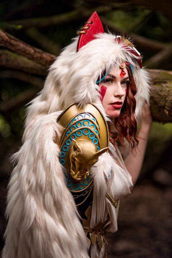 2020 04 04 princess mononoke san wolf girl cosplay 3