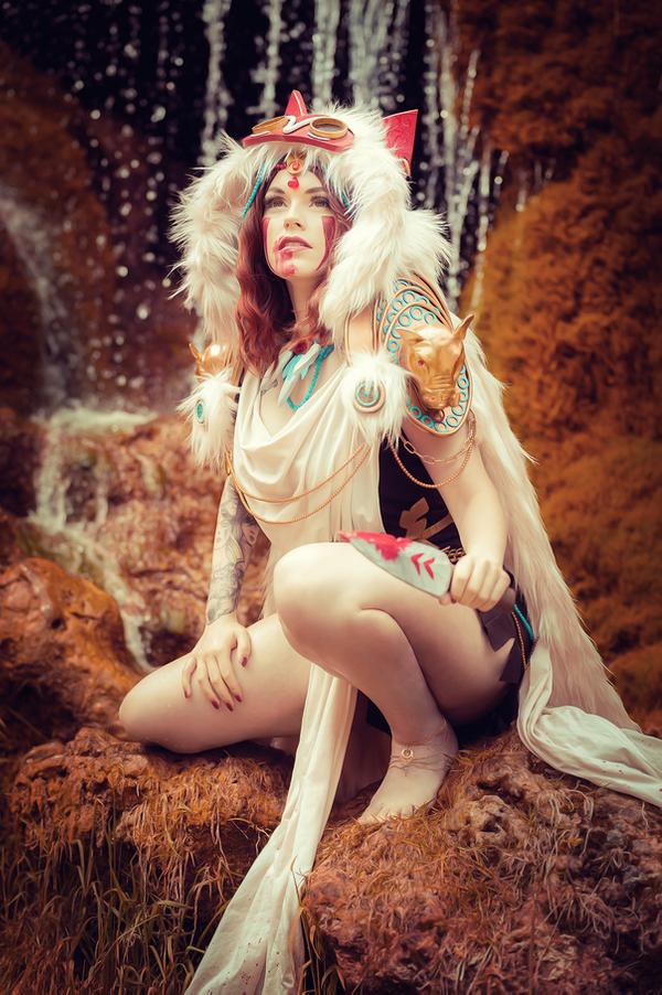 2020 04 04 princess mononoke san wolf girl cosplay 7