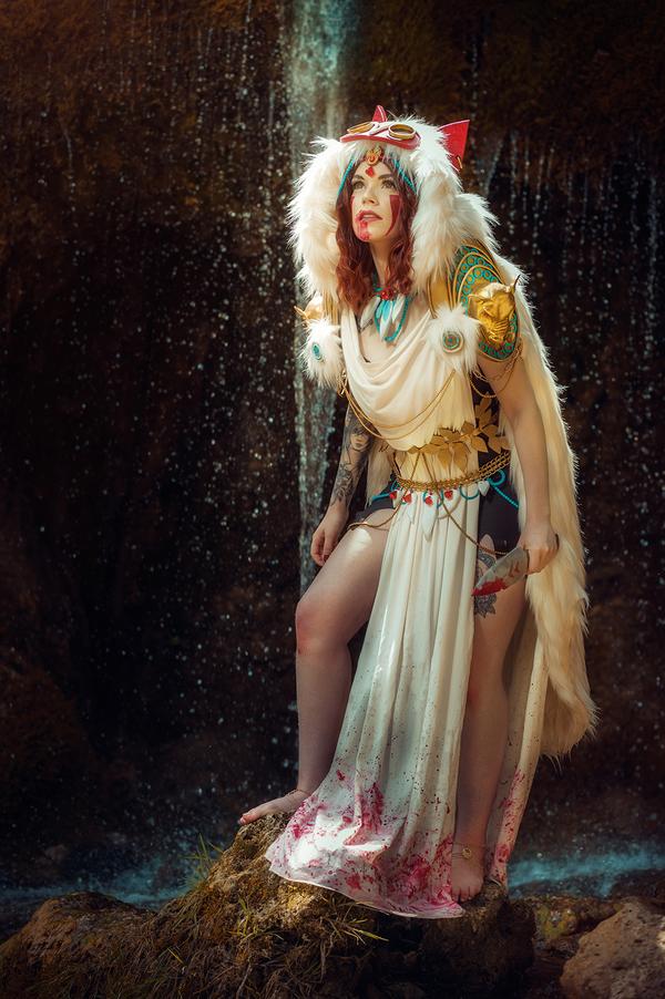 2020 04 04 princess mononoke san wolf girl cosplay 9