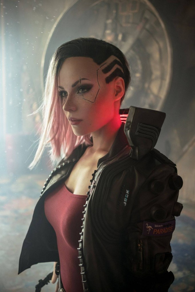 Cyberpunk 2077 - V (Female) Cosplay - character portrait photography