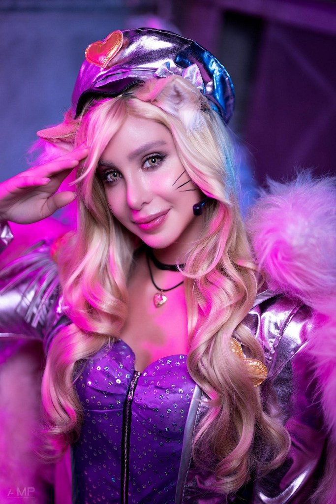 League of Legends - Ahri (Popstar) Cosplay - body photo