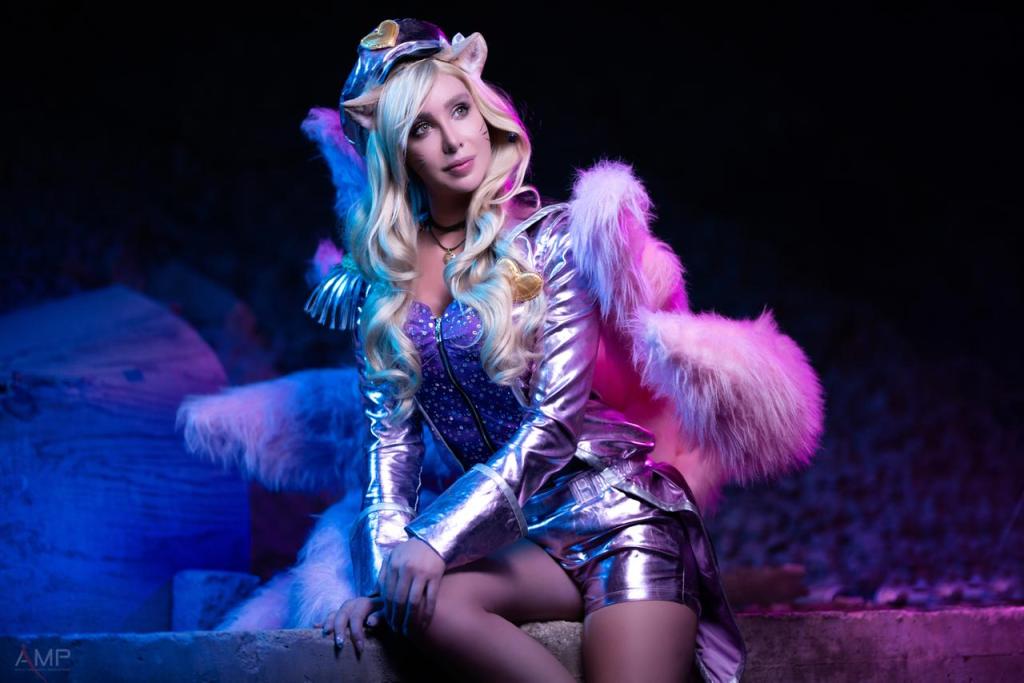 League of Legends - Ahri (Popstar) Cosplay - recreation