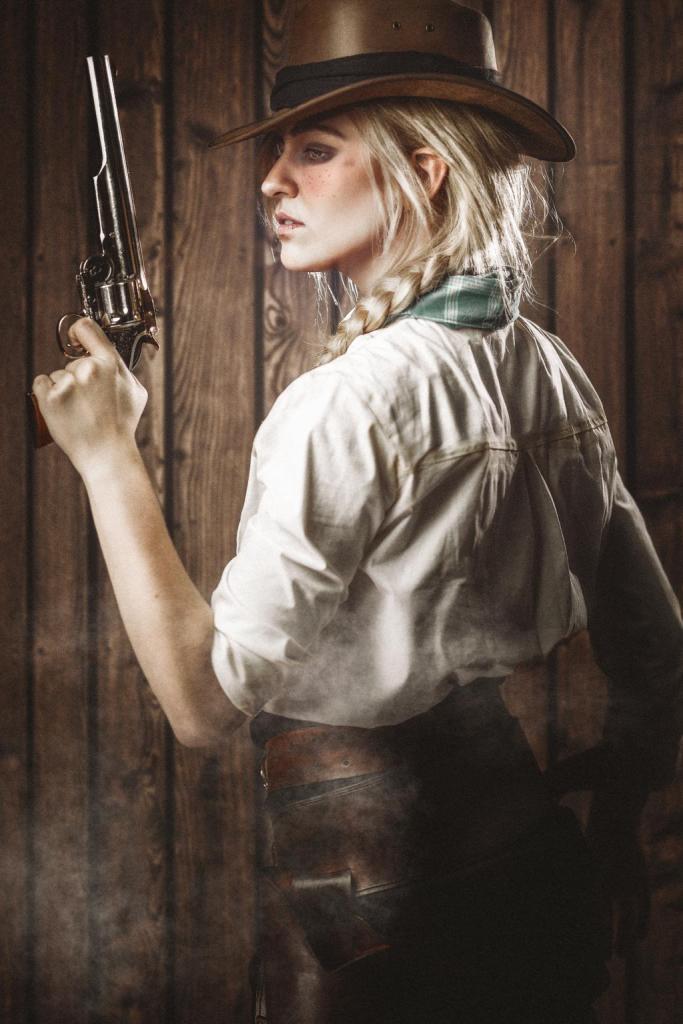 Red Dead Redemption 2 - Sadie Adler Cosplay - full body port.