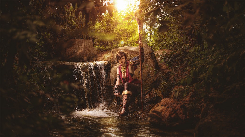 Dragon Age - Inquisition - Morrigan Cosplay - soft focus shot