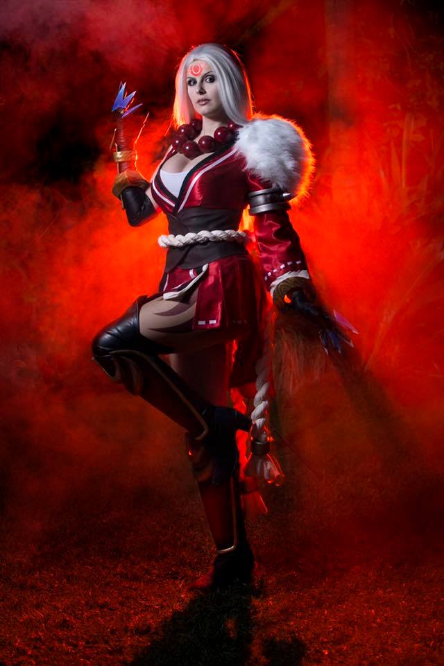 2020 04 14 league of legends e28093 diana blood moon cosplay 3