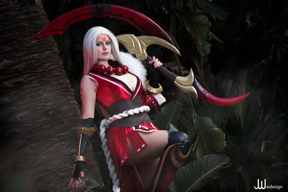 2020 04 14 league of legends e28093 diana blood moon cosplay 5