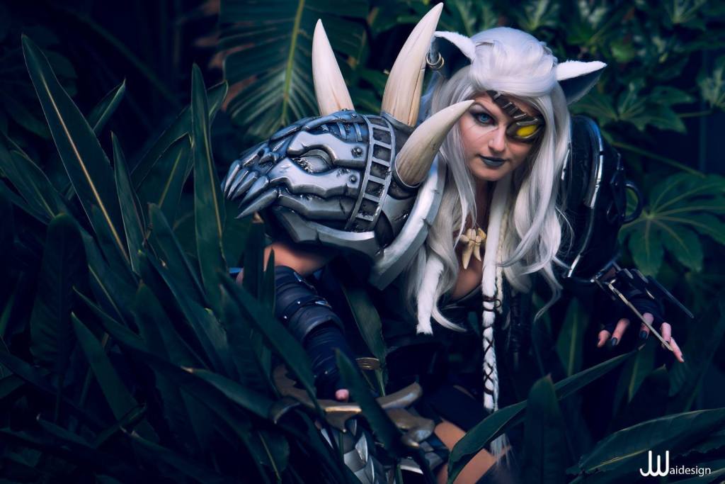 League of Legends - Rengar (Female) Cosplay - delicate portrait League of Legends - Rengar (Female) Cosplay - delicate portrait