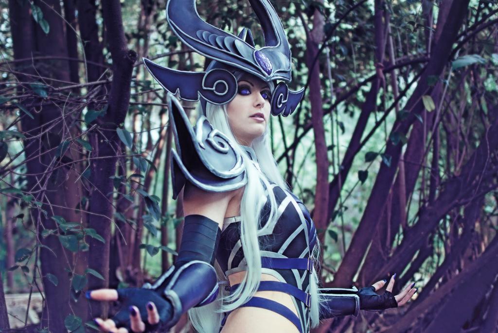 League of Legends - Syndra Cosplay - full body character photo