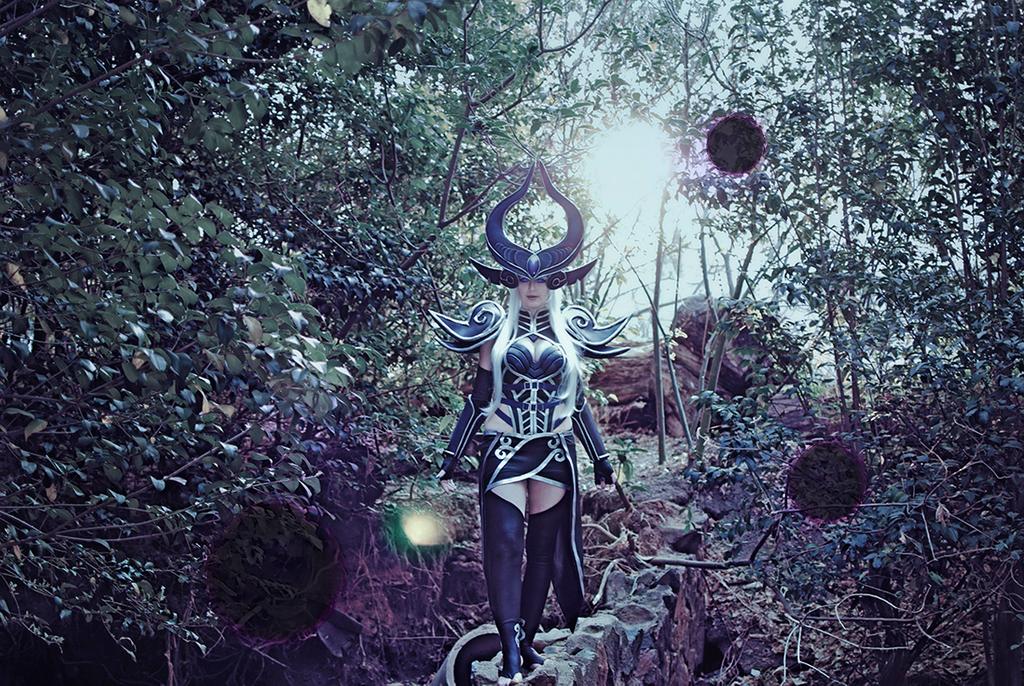 League of Legends - Syndra Cosplay - professional cosplay study