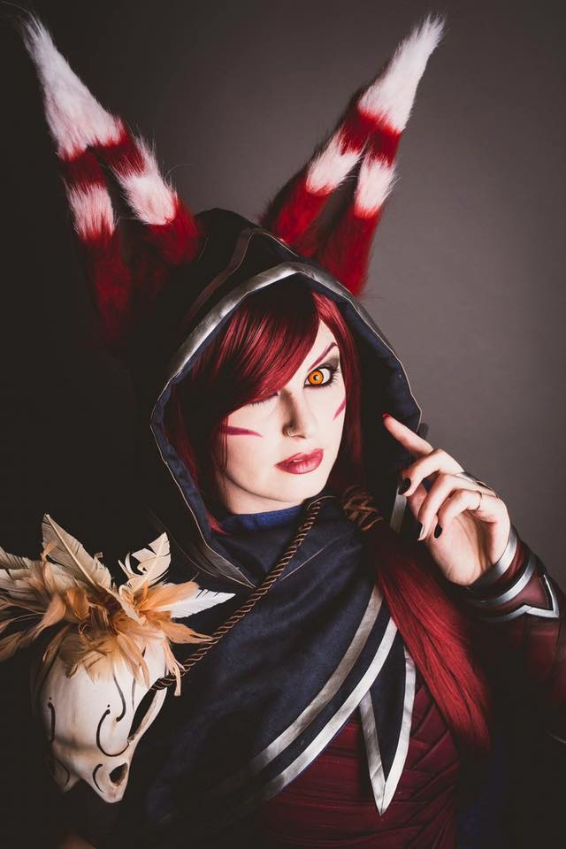 League of Legends - Xayah Cosplay - authentic costume view