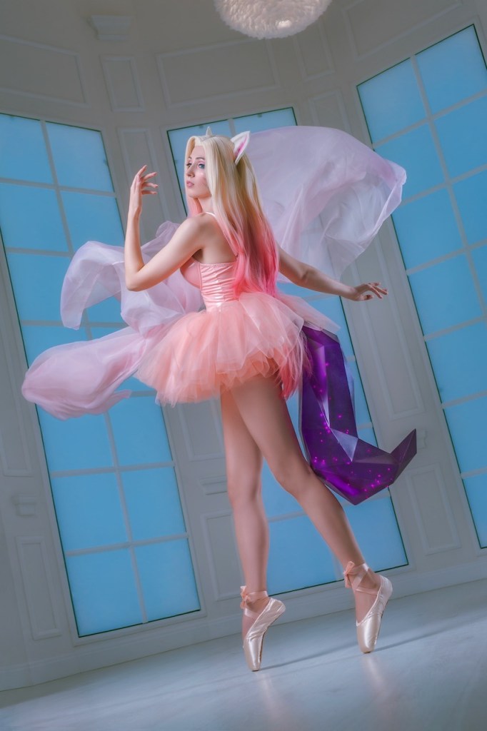 League of Legends - Ahri (The Nine-Tailed Fox) (Ballet) Cosplay full body character photo