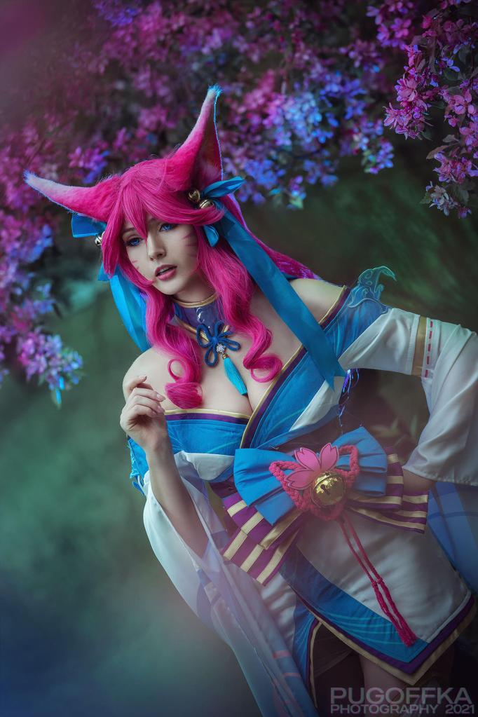 League of Legends - Ahri (The Nine-Tailed Fox) (Spirit Blossom) Cosplay full body portrait