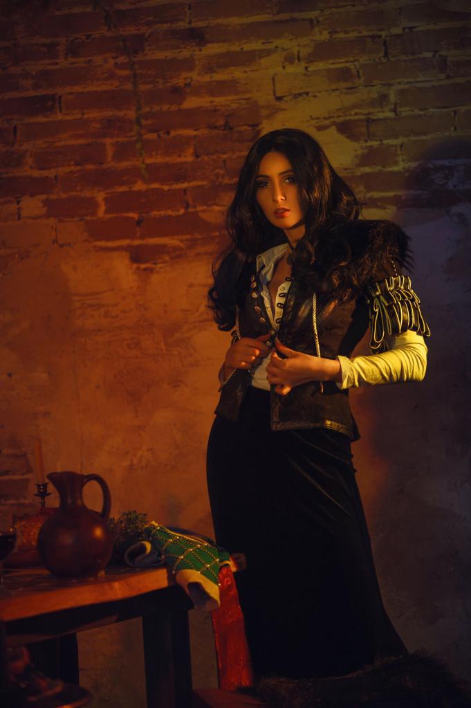 The Witcher 3 - Wild Hunt - Yennefer of Vengerberg Cosplay full body character photo