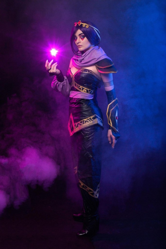 Dota 2 - Lanaya (Templar Assassin) Cosplay - soft focus shot