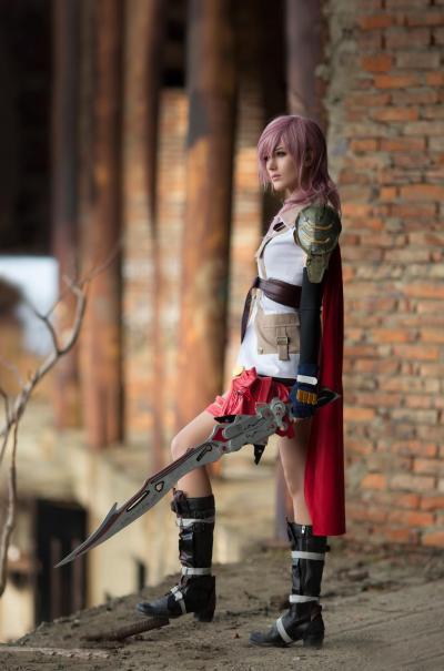 Final Fantasy 13 - Lightning (Claire Farron) Cosplay