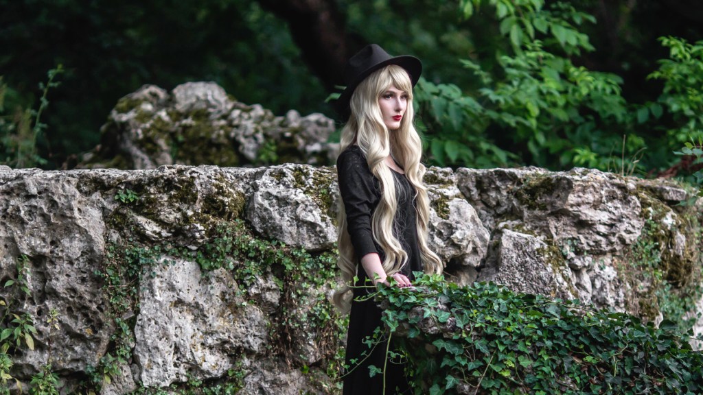 Modern Witchery Cycle Original Vision Cosplay - body photo