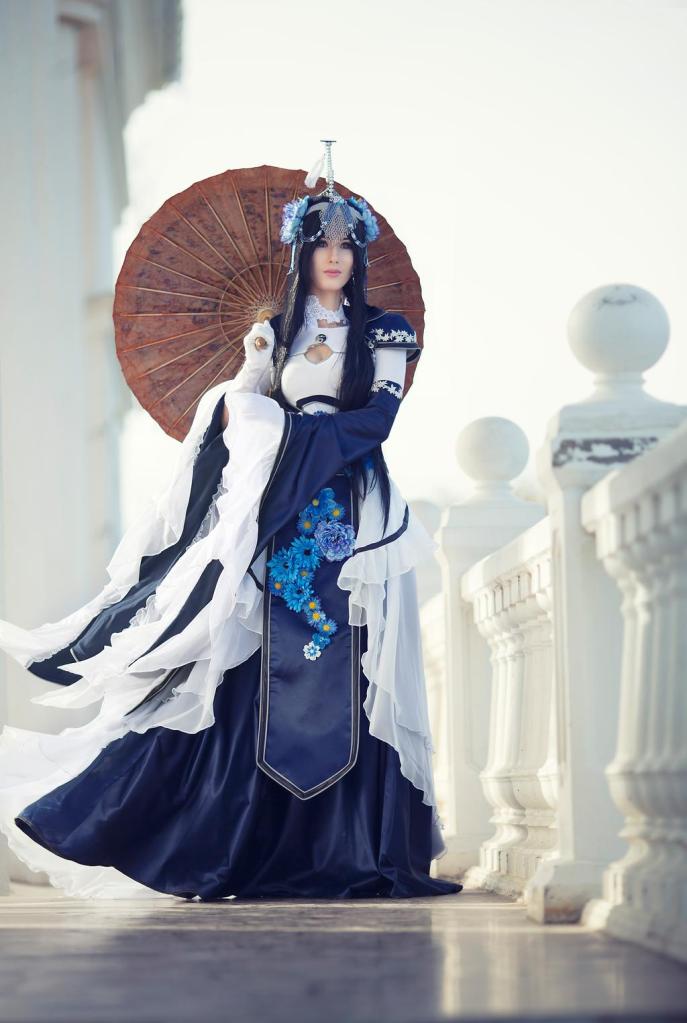 Princess (Ibuki Satsuki) Original Vision Cosplay - full length photo Princess (Ibuki Satsuki) Original Vision Cosplay - full length photo