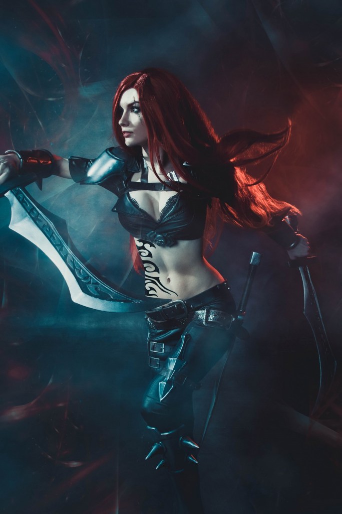 League of Legends - Katarina Cosplay - artistic framing portrait League of Legends - Katarina Cosplay - artistic framing portrait