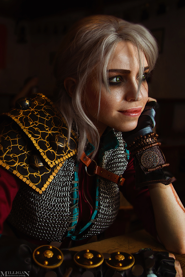 The Witcher 3 - Wild Hunt - Ciri (Cirilla Fiona Elen Riannon) (Zerrikania) Cosplay - full body port.