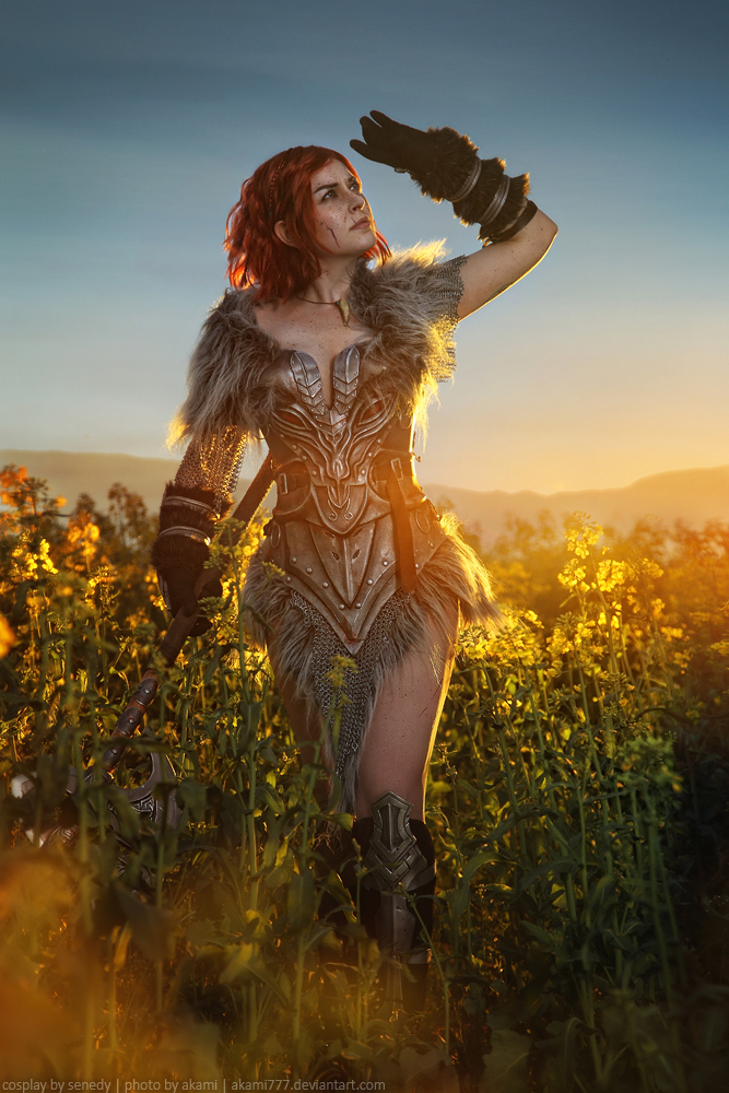 The Elder Scrolls 5 - Skyrim - Laat Dovahkiin (Saviors Hide) &amp; (Hrothmunds Axe) Cosplay - costume portrait