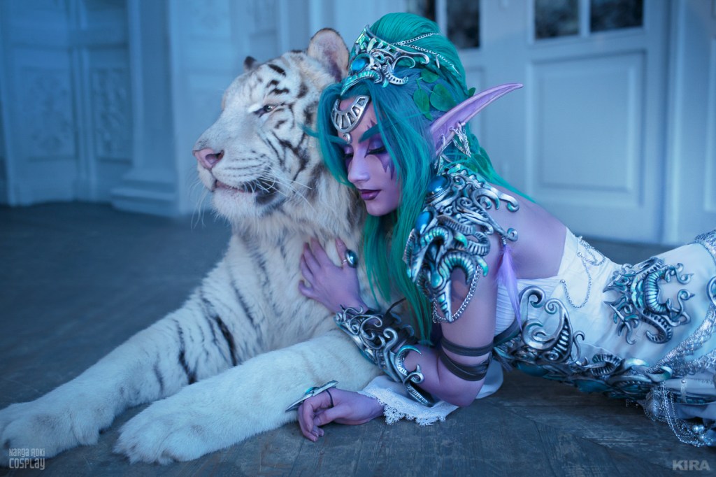 World of Warcraft - Tyrande Whisperwind Cosplay - costume portrait World of Warcraft - Tyrande Whisperwind Cosplay - costume portrait