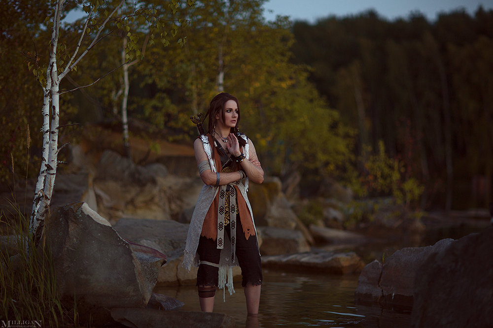 God of War - Freya (Witch in the Woods) Cosplay - full length photo
