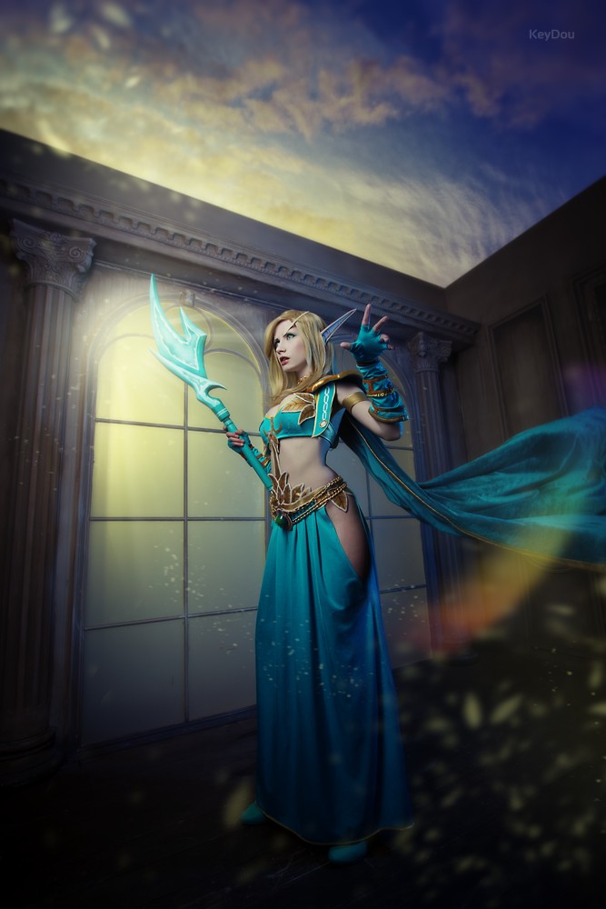 World of Warcraft - The Burning Crusade - Blood Elf (Mage) Cosplay - delicate portrait
