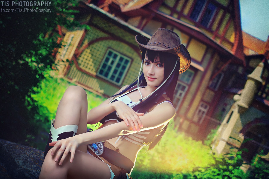 Crisis Core - Final Fantasy 7 - Tifa Lockhart Cosplay - authentic view