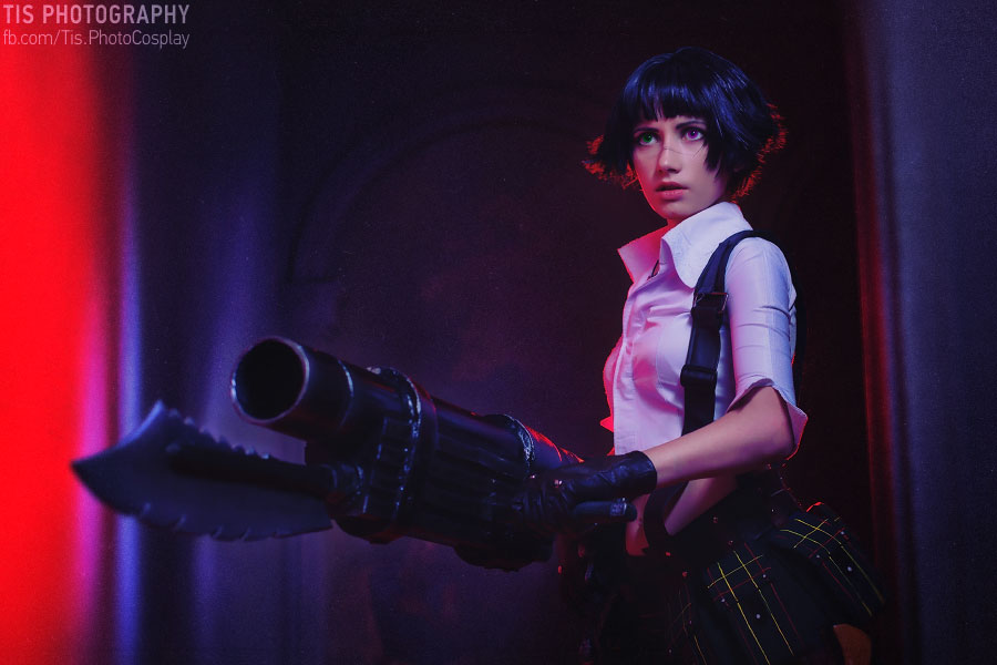 Devil May Cry 3 - Dantes Awakening - Lady Cosplay - light aesthetic Devil May Cry 3 - Dantes Awakening - Lady Cosplay - light aesthetic