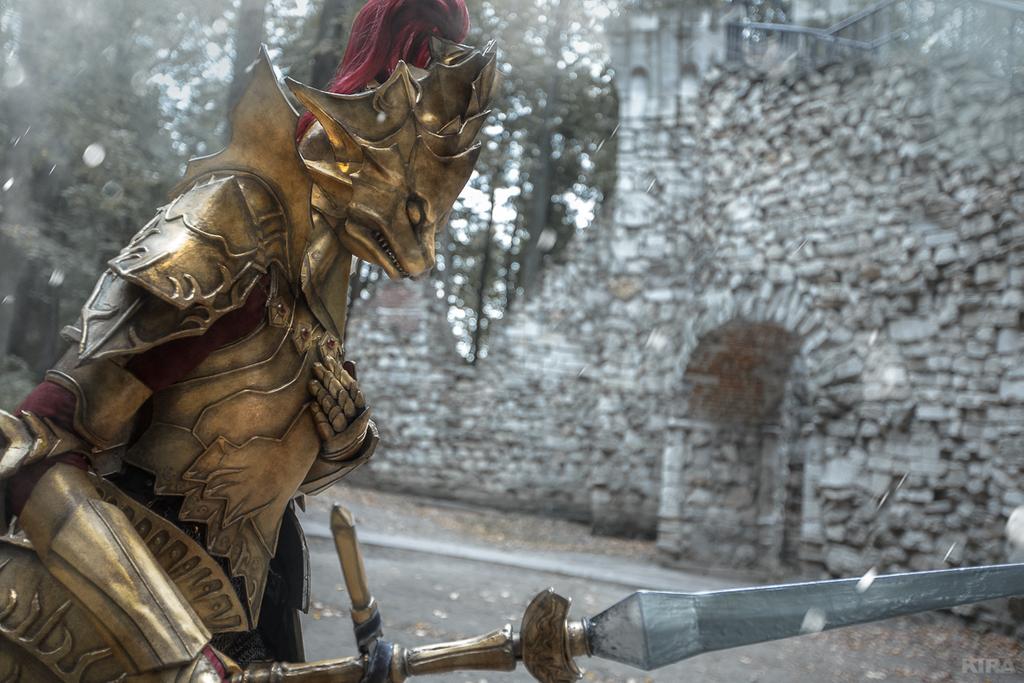Dark Souls - Dragon Slayer Ornstein Cosplay - costume portrait