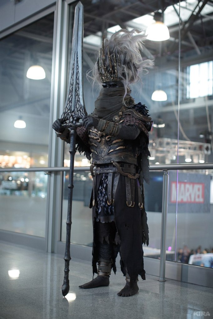 Dark Souls 3 - Nameless King Cosplay - full body portrait