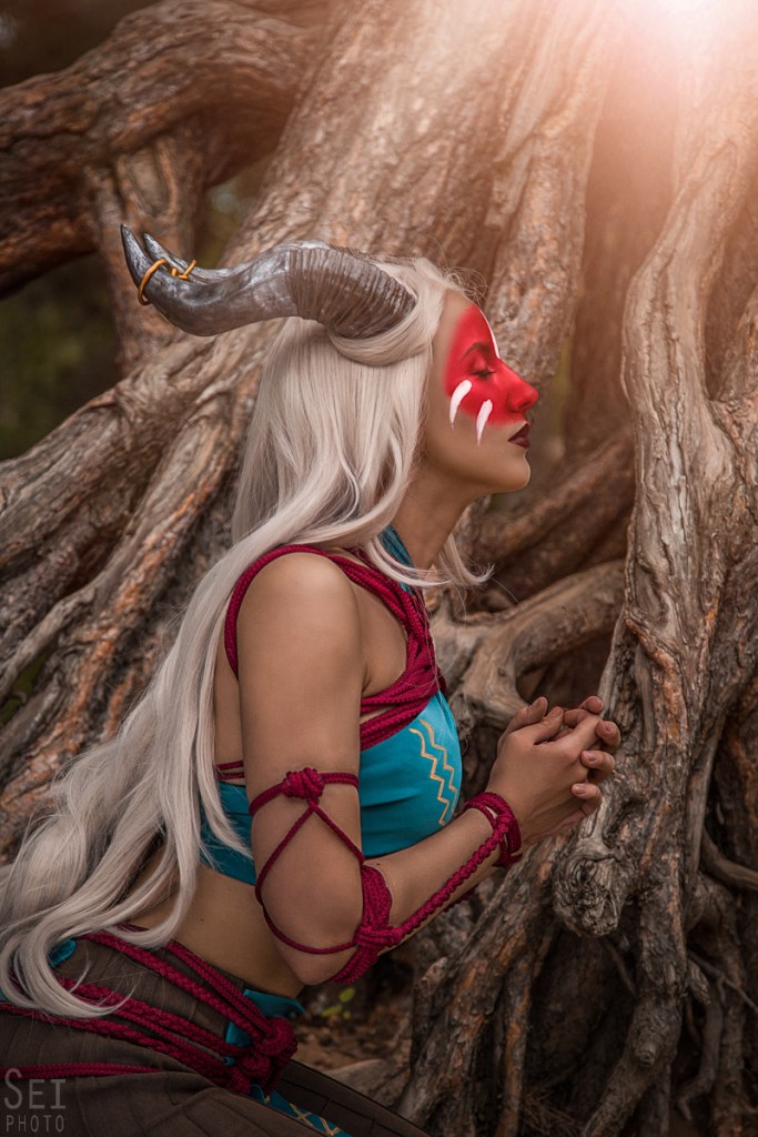 Dragon Age - Inquisition - Qunari Inquisitor (Female) Cosplay - light aesthetic