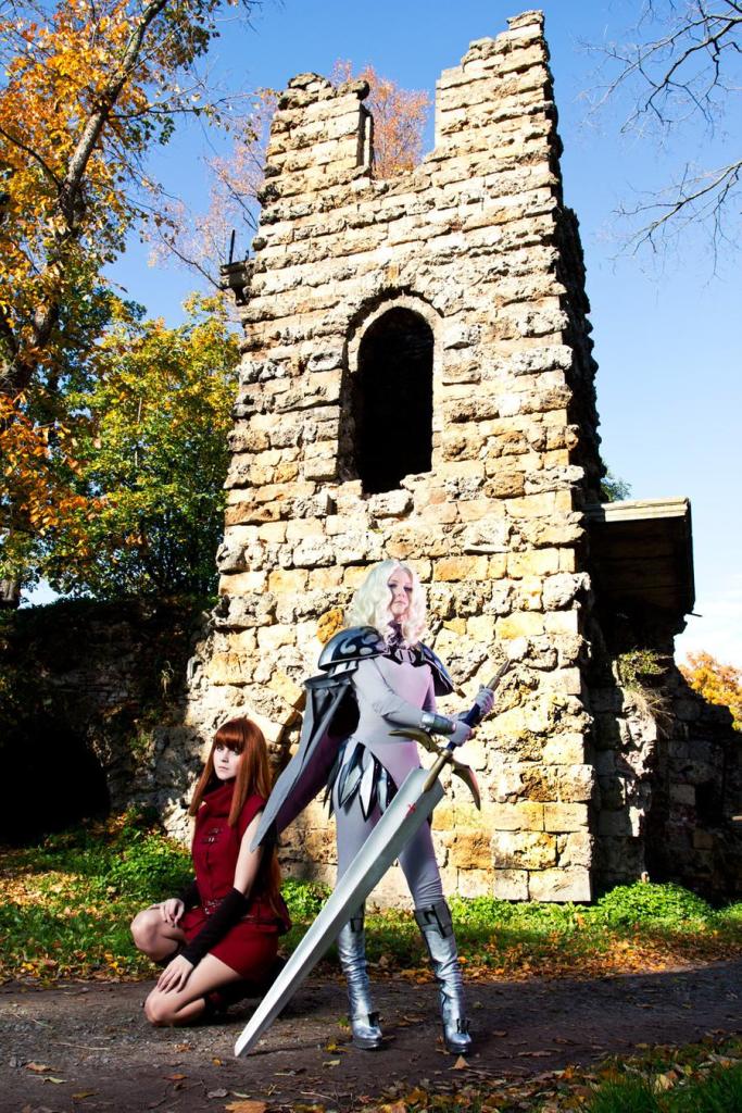 Claymore - Clare Cosplay - costume showcase portrait Claymore - Clare Cosplay - costume showcase portrait