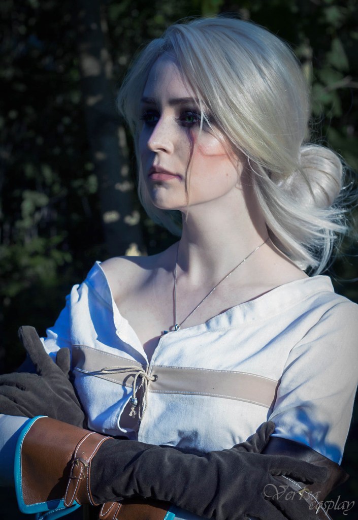 The Witcher 3 - Wild Hunt - Ciri (Cirilla Fiona Elen Riannon) Cosplay - soft focus shot