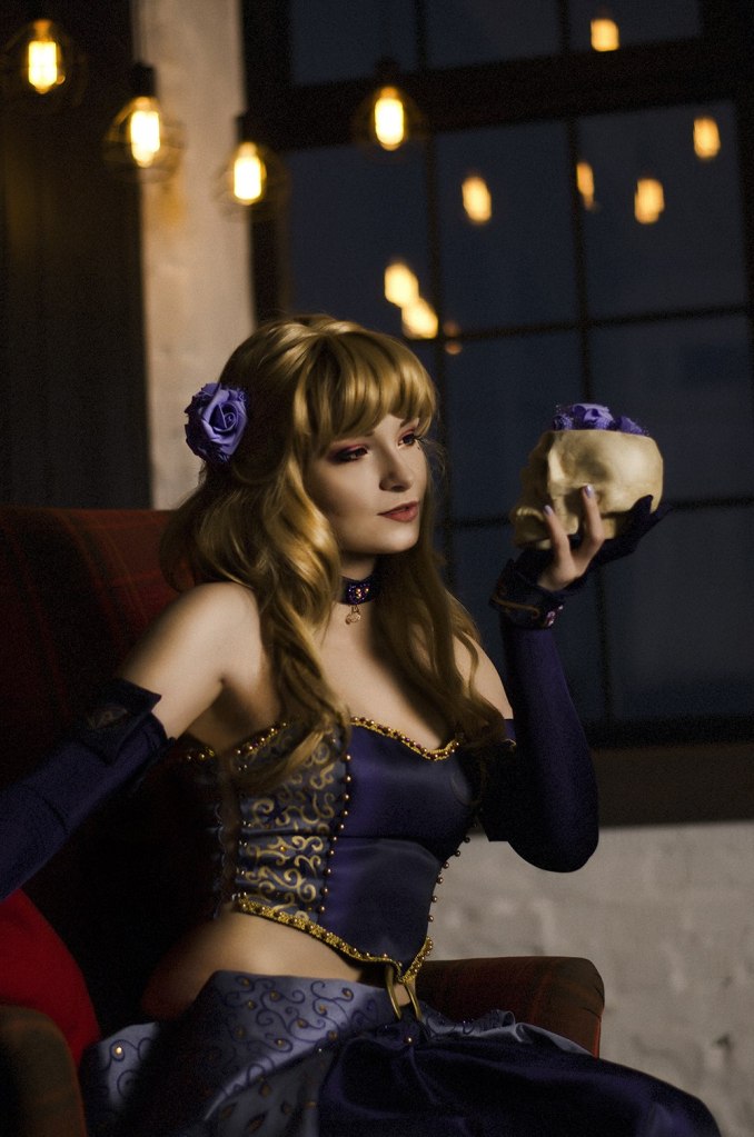 Fable - Elvira Grey Cosplay - authentic costume view